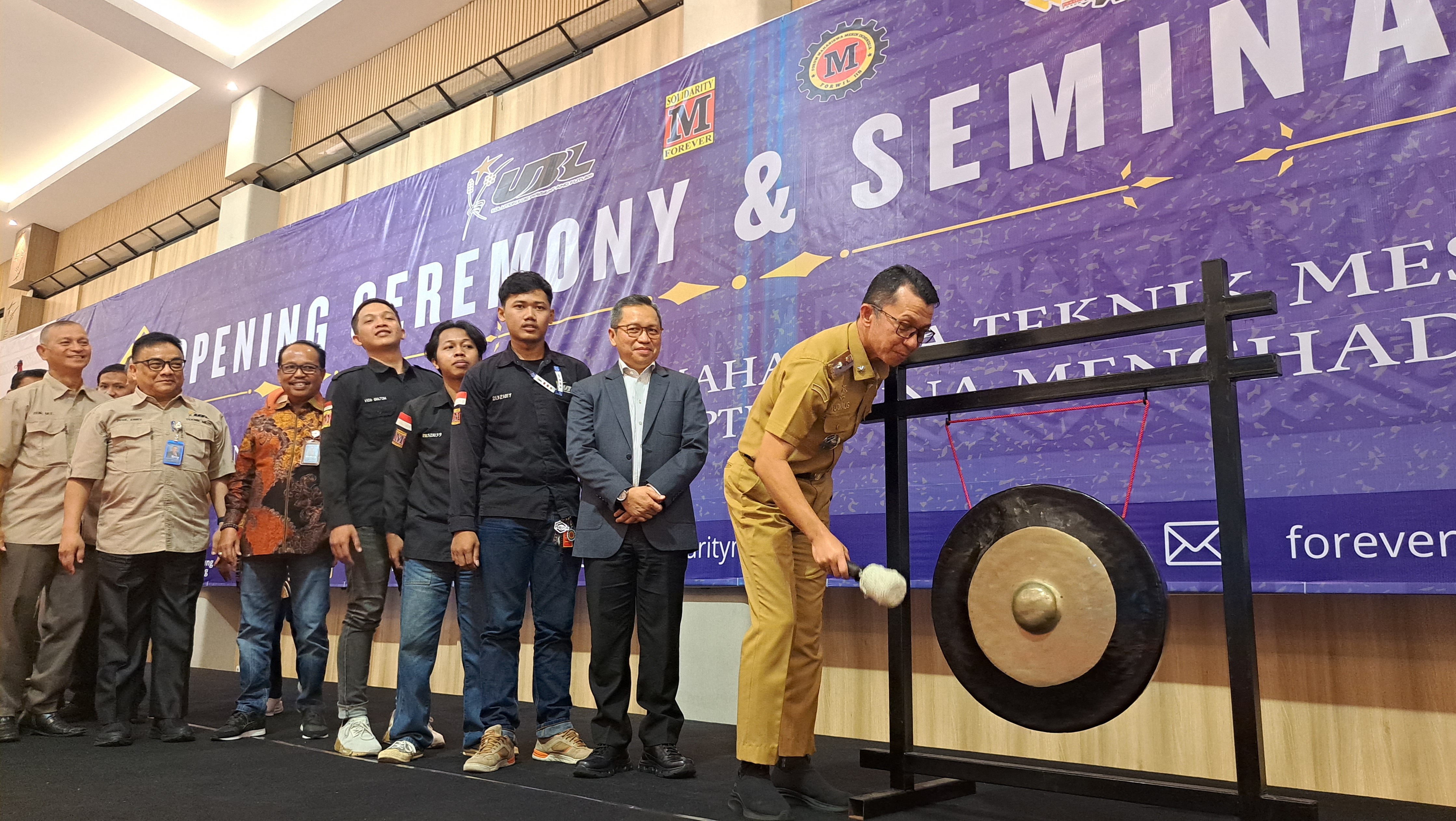 SEMINAR MAHASISWA TEKNIK SEINDONESIA DI UBL